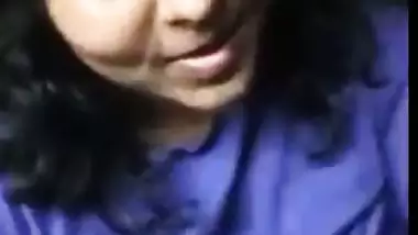 Desi whorish aunty gives own nephew handjob