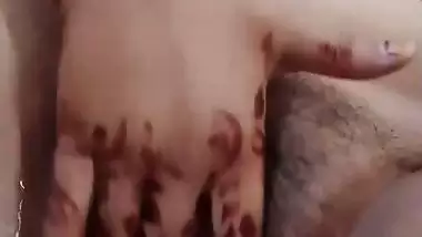 Young pussy fingering by virgin desi college girl