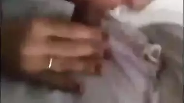 Hijabi lady sucks a professor’s dick in Pakistani sex video