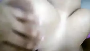 Desi big boobs bhabi fingering pussy