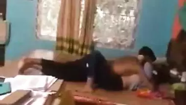 Sexy 20 years old tamil school girl hot fuck