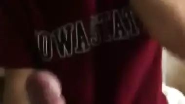 Sexy babe gives an Indian blowjob and makes her guy cum