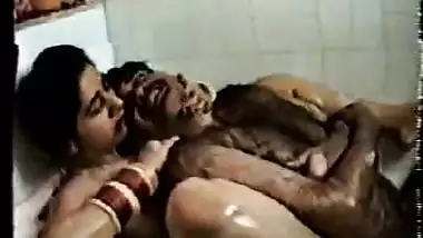 Honeymoon In Kashmir - Movies.