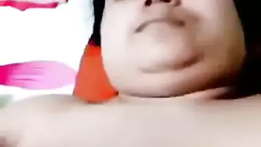 Man drills a chubby woman’s pussy in a village sex video