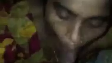 Desi maid sucking 10-pounder and then having sex with abode owner