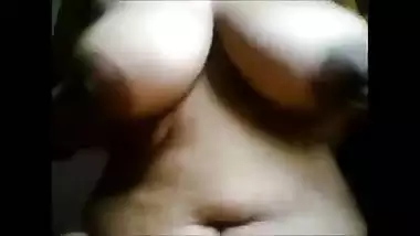 Aunty's Mote Mast Doodh - Movies.