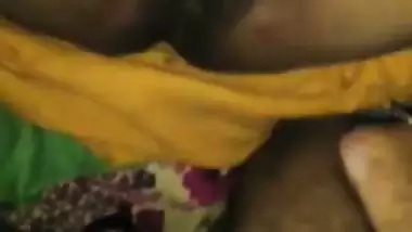 Gadchiroli aunty in saree sucking cock and spreading