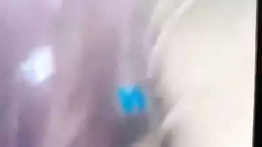 GF gives an Indian blowjob to her BF in the car